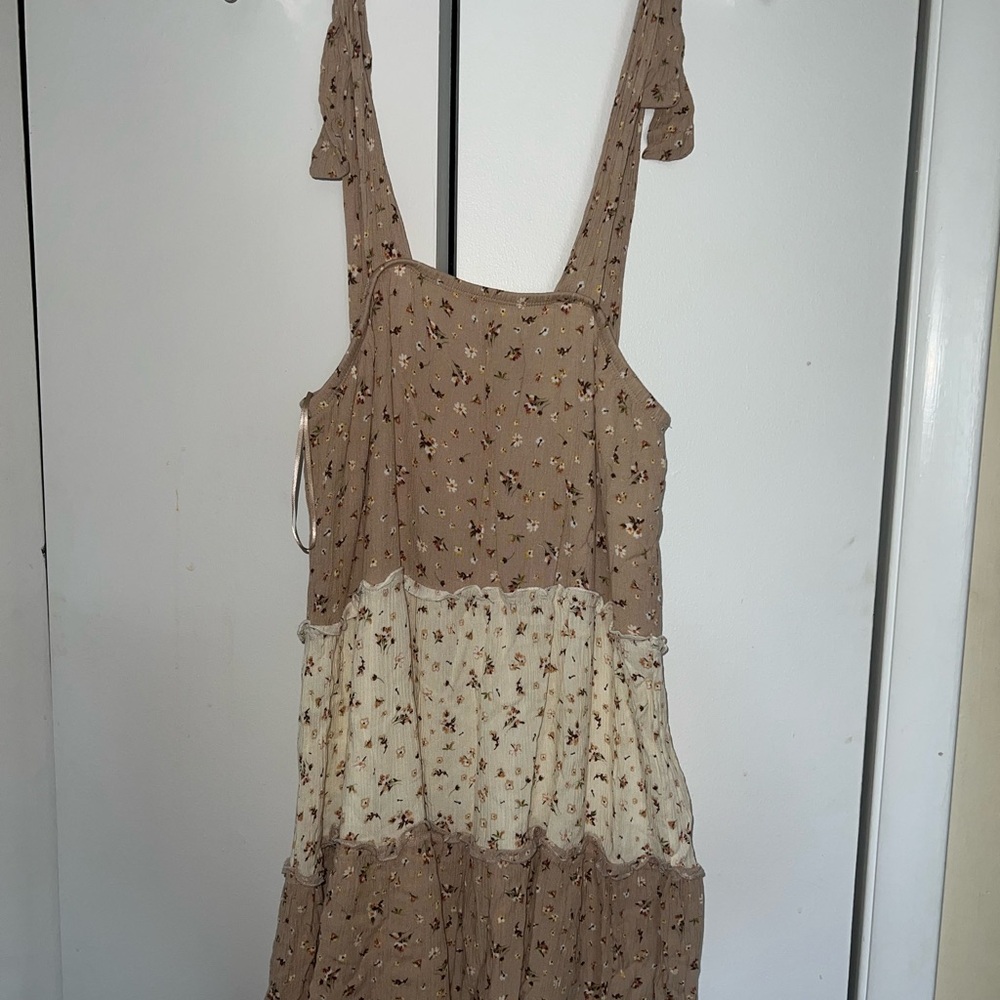 Floral Tiered Dress with Lace Detail